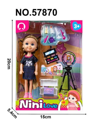 MUÑECA INFLUENCER, CON ARO Y ACCESORIOS 15cm